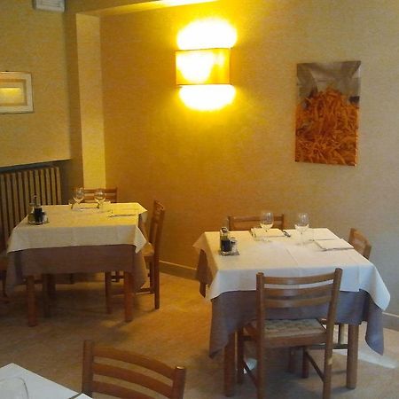 Albergo Croce D'Oro Dolcè Esterno foto