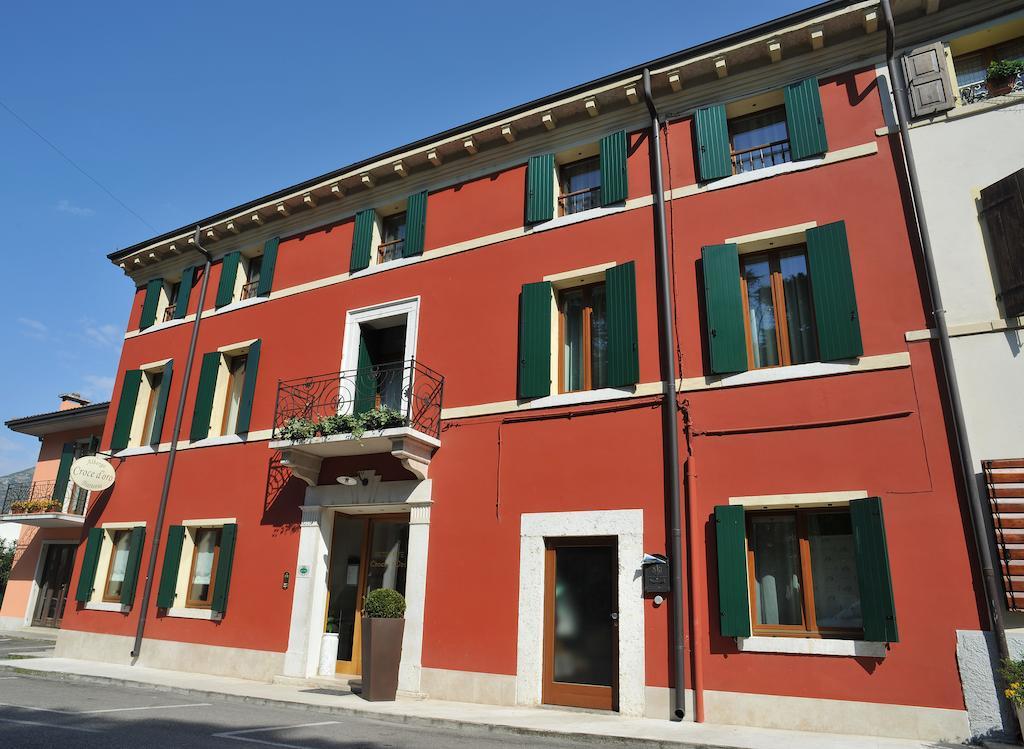 Albergo Croce D'Oro Dolcè Esterno foto
