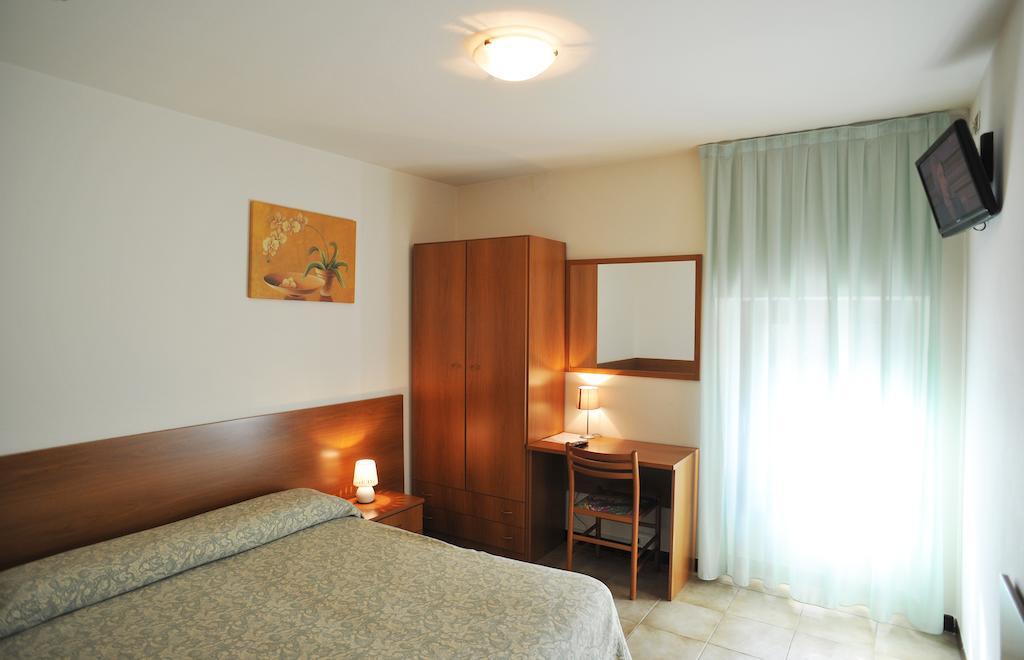 Albergo Croce D'Oro Dolcè Camera foto