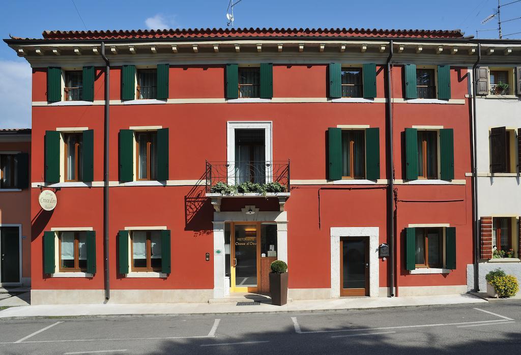 Albergo Croce D'Oro Dolcè Esterno foto